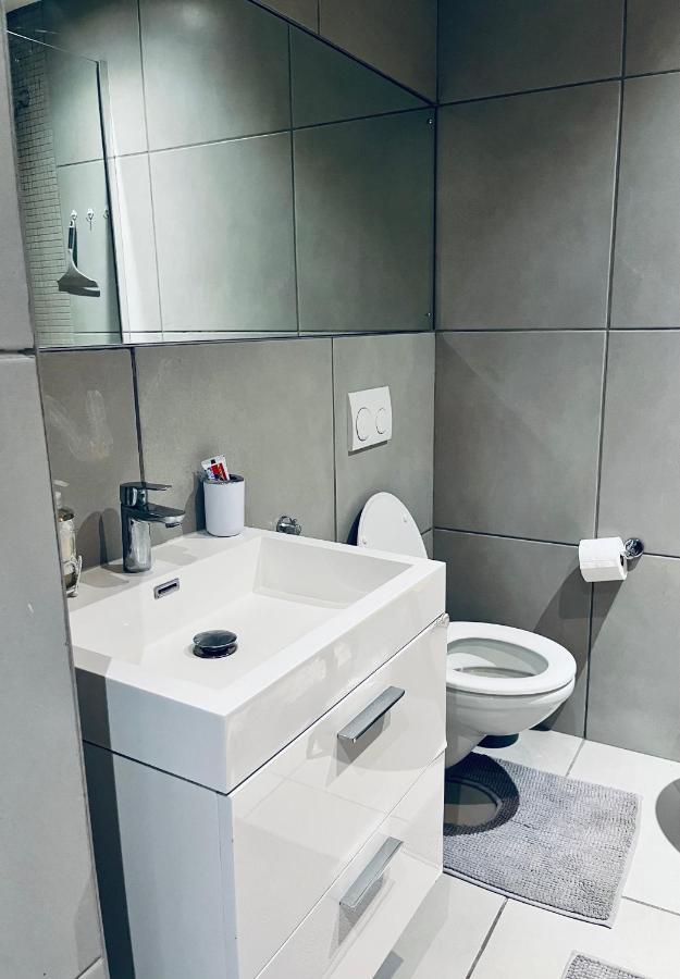 Modernluxe Apartment Виндхук Экстерьер фото