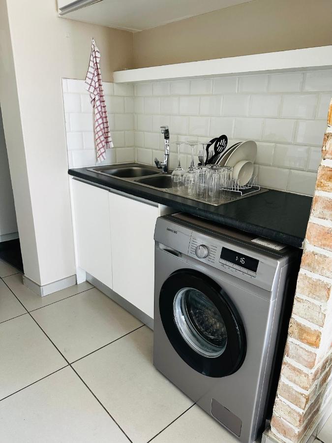 Modernluxe Apartment Виндхук Экстерьер фото